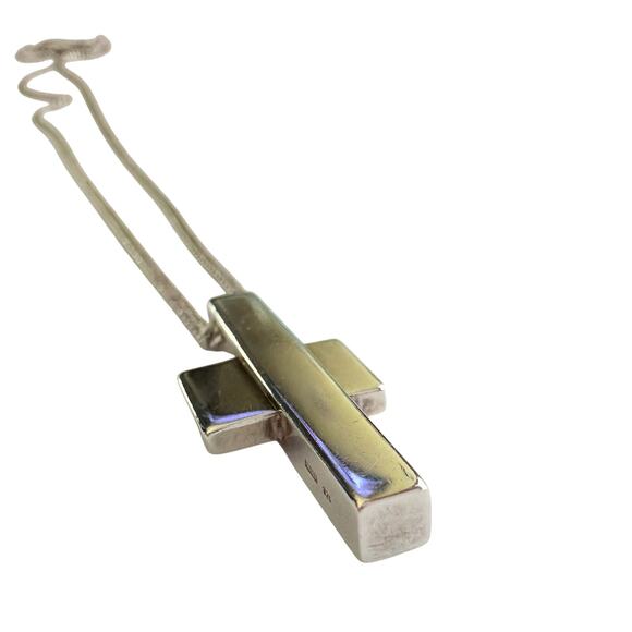 Gucci Thick Abstract Cross Necklace - Picture 6 of 16